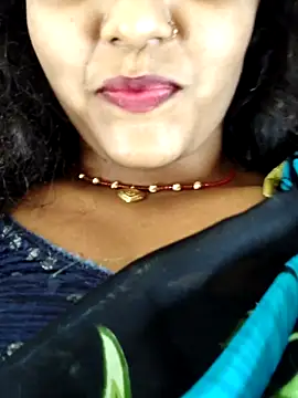 AnanyaKapoor89 online show from October 8, 7:50 am