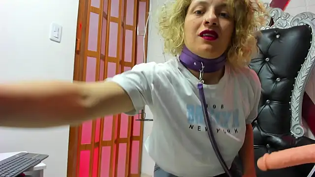 Snapshot of indigo_thc5 chatting on November 28, 5:10 am indigo thc5 online show from November 28, 5:10 am