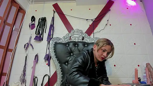 Snapshot of indigo_thc5 chatting on December 5, 4:32 am indigo thc5 online show from December 5, 4:32 am