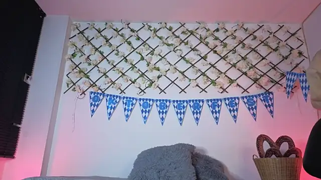 MiaCollinssx online show from September 30, 2:00 pm