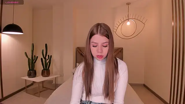 Snapshot of TiffannySins chatting on November 25, 4:12 am TiffannySins online show from November 25, 4:12 am