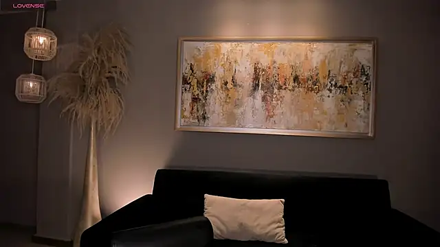 Snapshot of TiffannySins chatting on December 5, 3:04 am TiffannySins online show from December 5, 3:04 am