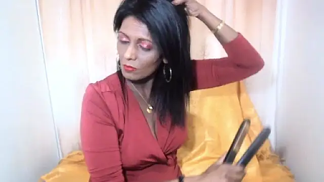 Snapshot of Indianpeaches chatting on October 23, 5:51 am Indianpeaches online show from October 23, 5:51 am