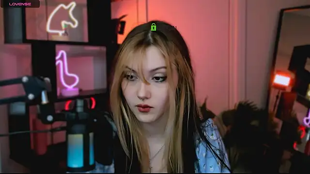 luna tin online show from November 25, 12:27 pm