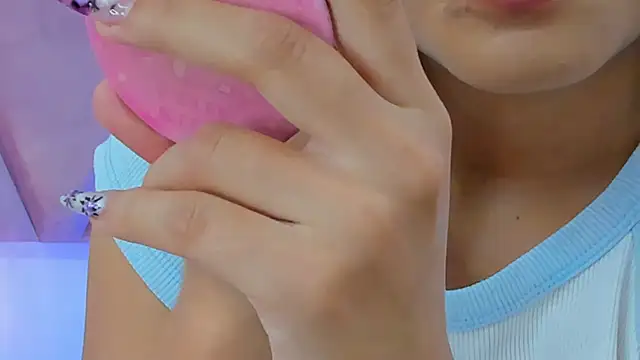 Snapshot of MaskedGirl_ chatting on September 11, 11:43 am MaskedGirl online show from September 11, 11:43 am