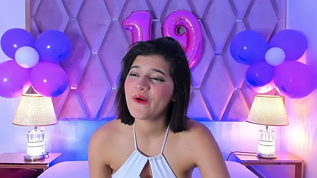 Snapshot of MaskedGirl_ chatting on September 14, 11:53 am MaskedGirl online show from September 14, 11:53 am