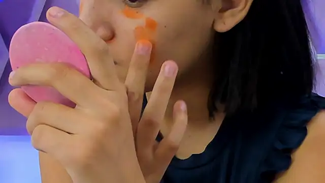 Snapshot of MaskedGirl_ chatting on September 17, 11:34 am MaskedGirl online show from September 17, 11:34 am