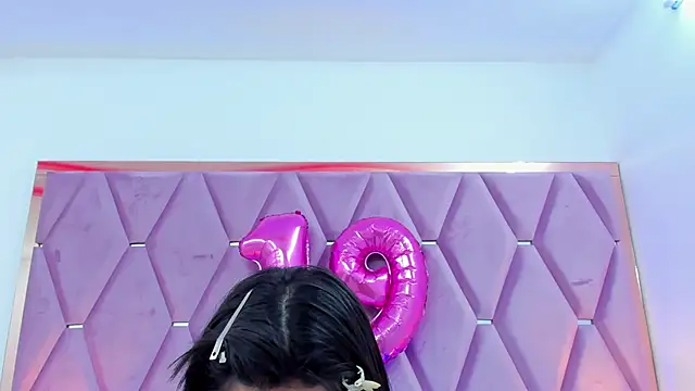 Snapshot of MaskedGirl_ chatting on September 27, 12:43 pm MaskedGirl online show from September 27, 12:43 pm