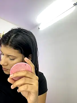 Snapshot of MaskedGirl_ chatting on September 30, 11:37 am MaskedGirl online show from September 30, 11:37 am