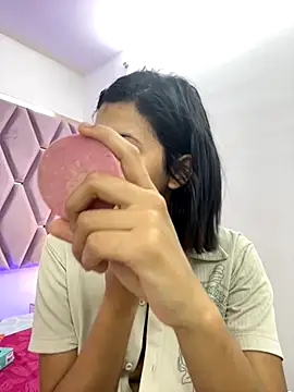 Snapshot of MaskedGirl_ chatting on October 4, 11:41 am MaskedGirl online show from October 4, 11:41 am