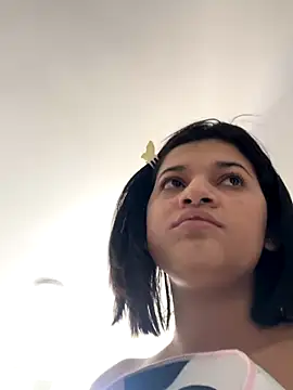 Snapshot of MaskedGirl_ chatting on October 5, 1:09 pm MaskedGirl online show from October 5, 1:09 pm