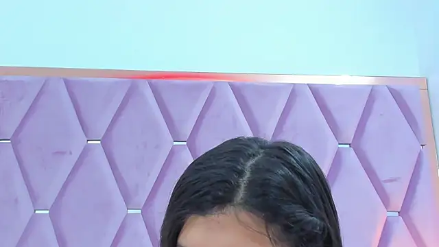 Snapshot of MaskedGirl_ chatting on October 18, 11:33 am MaskedGirl online show from October 18, 11:33 am