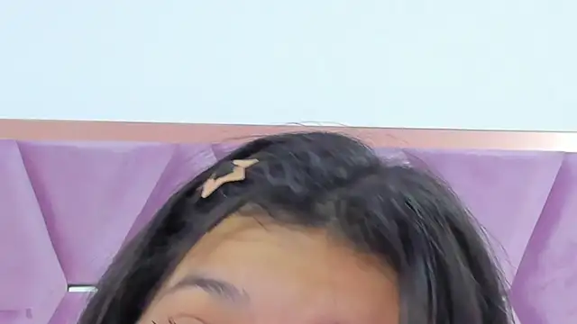 Snapshot of MaskedGirl_ chatting on October 22, 11:43 am MaskedGirl online show from October 22, 11:43 am