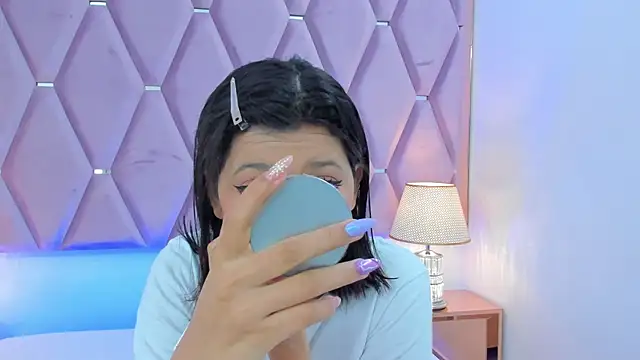 Snapshot of MaskedGirl_ chatting on November 14, 12:15 pm MaskedGirl online show from November 14, 12:15 pm