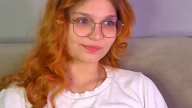 Snapshot of BellaMarebelle chatting on September 27, 4:17 am BellaMarebelle online show from September 27, 4:17 am