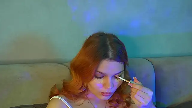 Snapshot of BellaMarebelle chatting on October 11, 4:33 am BellaMarebelle online show from October 11, 4:33 am