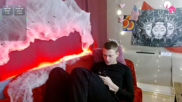 Xavier Night81 online show from October 28, 8:40 am