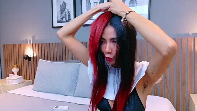 Snapshot of luna_roja25 chatting on September 18, 1:02 pm luna roja25 online show from September 18, 1:02 pm