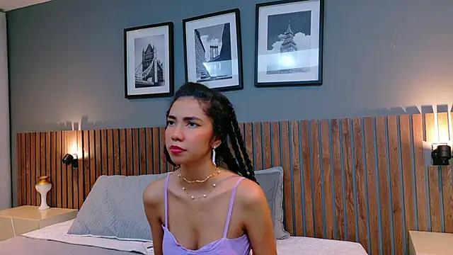 Snapshot of luna_roja25 chatting on September 24, 1:25 pm luna roja25 online show from September 24, 1:25 pm