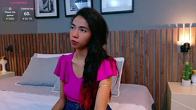 Snapshot of luna_roja25 chatting on October 2, 1:40 pm luna roja25 online show from October 2, 1:40 pm