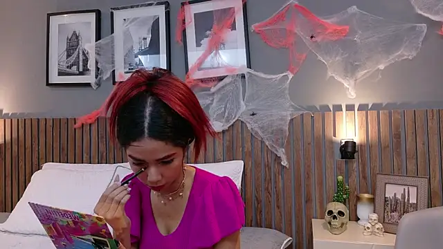 Snapshot of luna_roja25 chatting on October 17, 1:03 pm luna roja25 online show from October 17, 1:03 pm