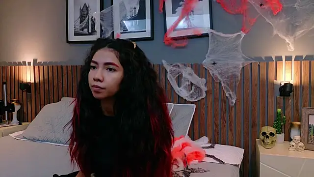 Snapshot of luna_roja25 chatting on October 18, 12:39 pm luna roja25 online show from October 18, 12:39 pm