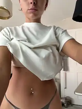 KayleeBella online show from September 12, 3:01 pm