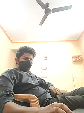 Snapshot of sexy_boy_986 chatting on December 13, 8:36 pm sexy boy 986 online show from December 13, 8:36 pm