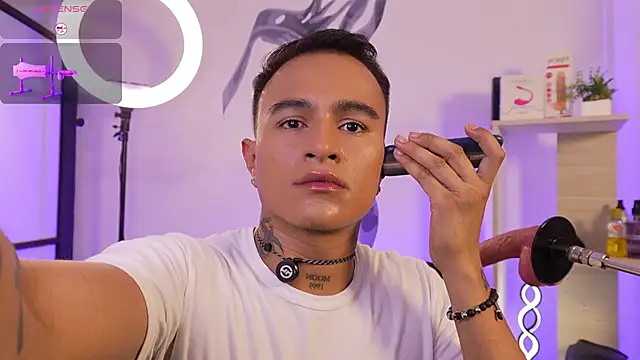 LiamDeep online show from December 3, 8:29 pm