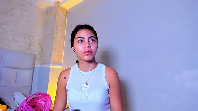 KimberlyLoren online show from October 6, 8:50 pm