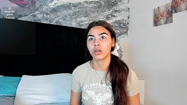 KimberlyLoren online show from October 28, 1:36 pm