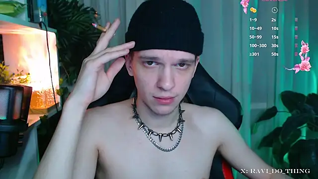 frozen boy online show from November 14, 4:38 pm