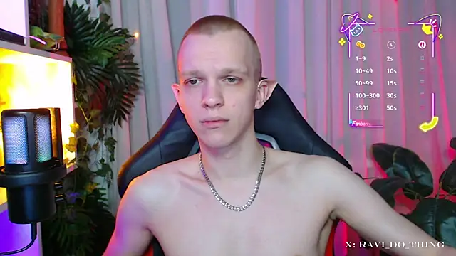 frozen boy online show from November 25, 4:18 pm