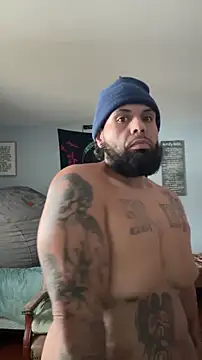 Snapshot of Lunablu13 chatting on December 13, 8:04 pm Lunablu13 online show from December 13, 8:04 pm