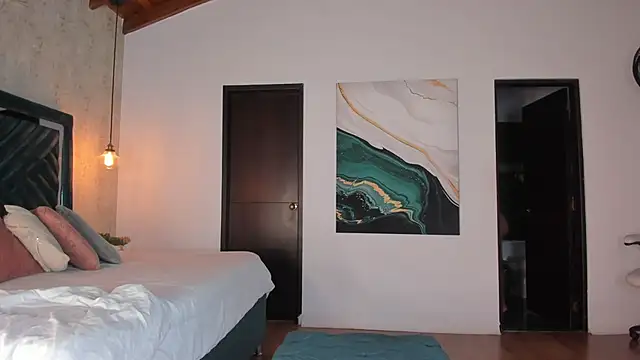 Sofi Moreno online show from October 23, 12:15 pm