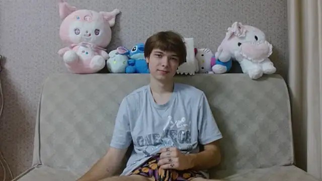 Snapshot of hilt_on_ chatting on October 10, 7:29 am hilt on online show from October 10, 7:29 am