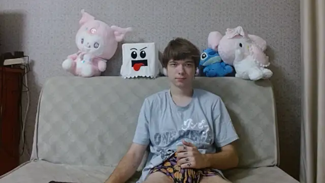 Snapshot of hilt_on_ chatting on October 12, 7:40 am hilt on online show from October 12, 7:40 am