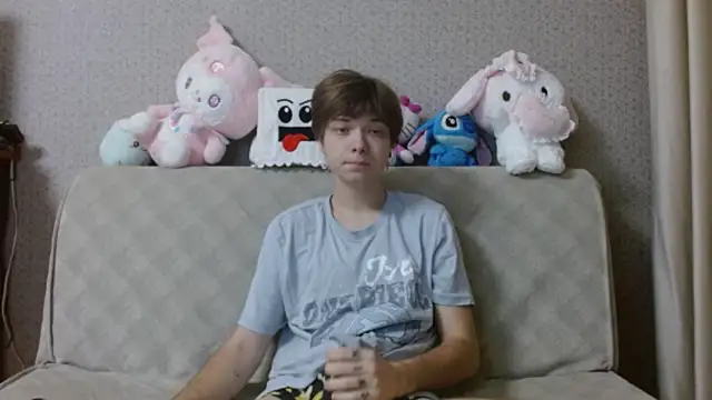 Snapshot of hilt_on_ chatting on October 13, 7:41 am hilt on online show from October 13, 7:41 am