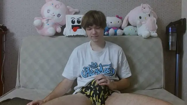 Snapshot of hilt_on_ chatting on October 18, 7:42 am hilt on online show from October 18, 7:42 am