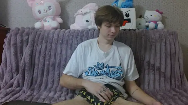 Snapshot of hilt_on_ chatting on October 27, 8:18 am hilt on online show from October 27, 8:18 am