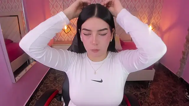 CHRISTY TEIGEN4 online show from October 20, 7:25 pm