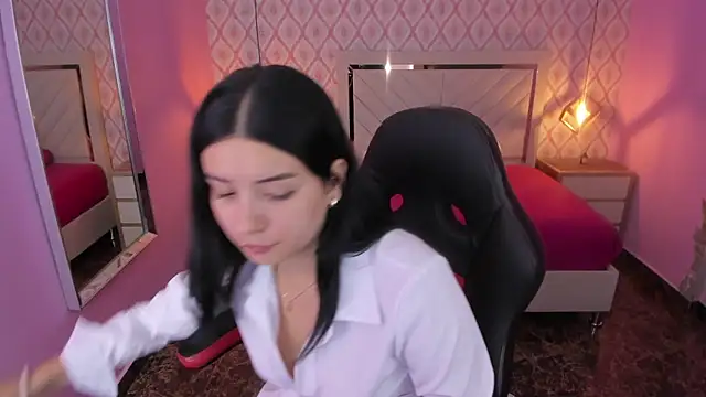 CHRISTY TEIGEN4 online show from November 1, 7:27 pm