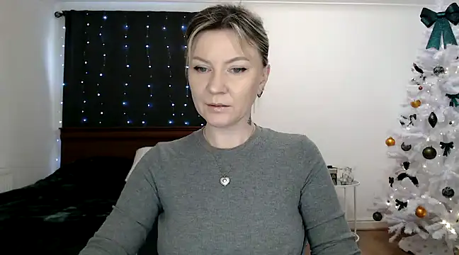 Snapshot of ParadiseAlina chatting on December 16, 1:00 pm ParadiseAlina online show from December 16, 1:00 pm