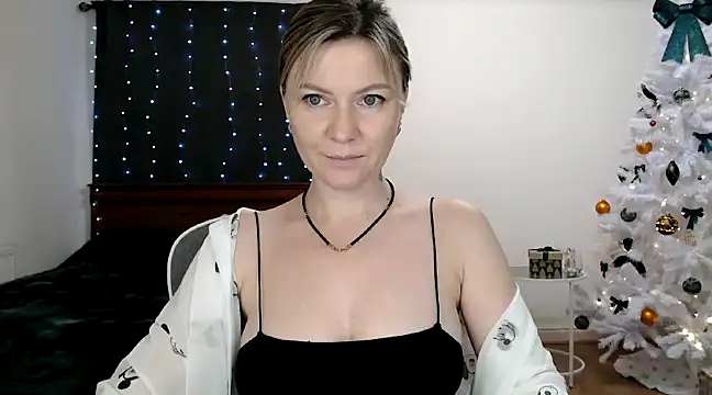 Snapshot of ParadiseAlina chatting on December 17, 6:20 pm ParadiseAlina online show from December 17, 6:20 pm