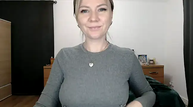 Snapshot of ParadiseAlina chatting on January 11, 11:13 pm ParadiseAlina online show from January 11, 11:13 pm