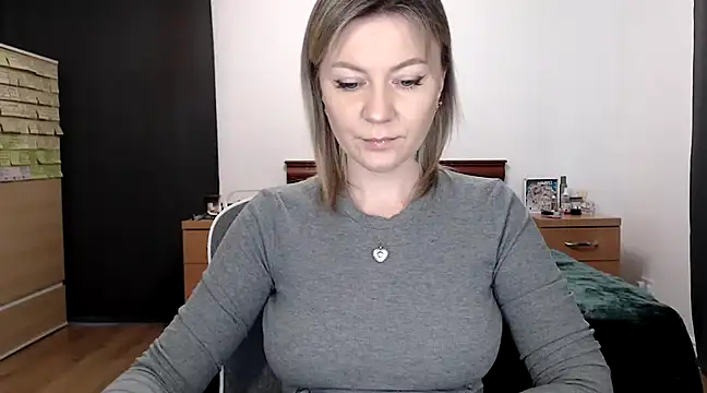 Snapshot of ParadiseAlina chatting on February 2, 4:22 pm ParadiseAlina online show from February 2, 4:22 pm