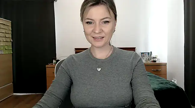 Snapshot of ParadiseAlina chatting on February 3, 3:27 pm ParadiseAlina online show from February 3, 3:27 pm