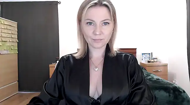 Snapshot of ParadiseAlina chatting on March 4, 5:24 pm ParadiseAlina online show from March 4, 5:24 pm