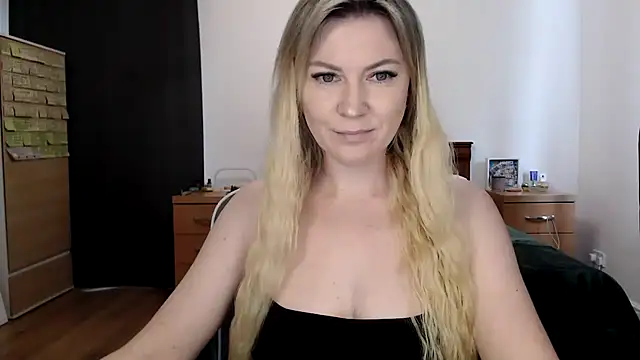 Snapshot of ParadiseAlina chatting on September 14, 4:28 pm ParadiseAlina online show from September 14, 4:28 pm