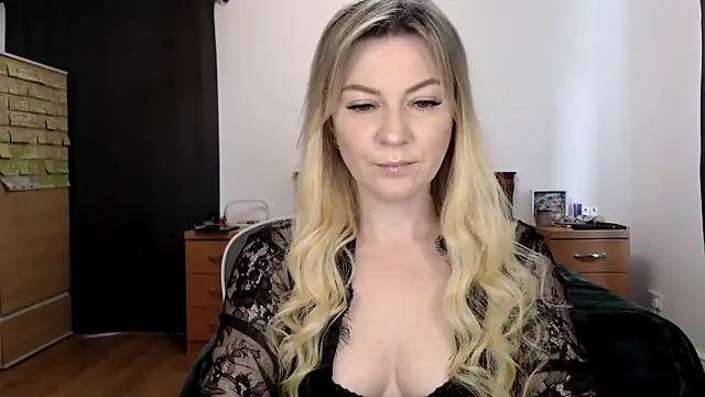 Snapshot of ParadiseAlina chatting on September 15, 11:10 am ParadiseAlina online show from September 15, 11:10 am